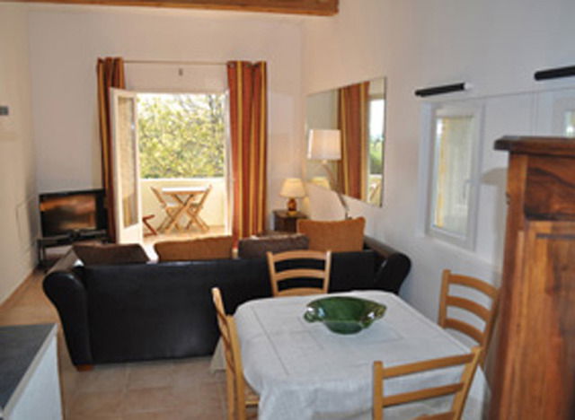 Tutta La Casa La Tour-d'Aigues 30052