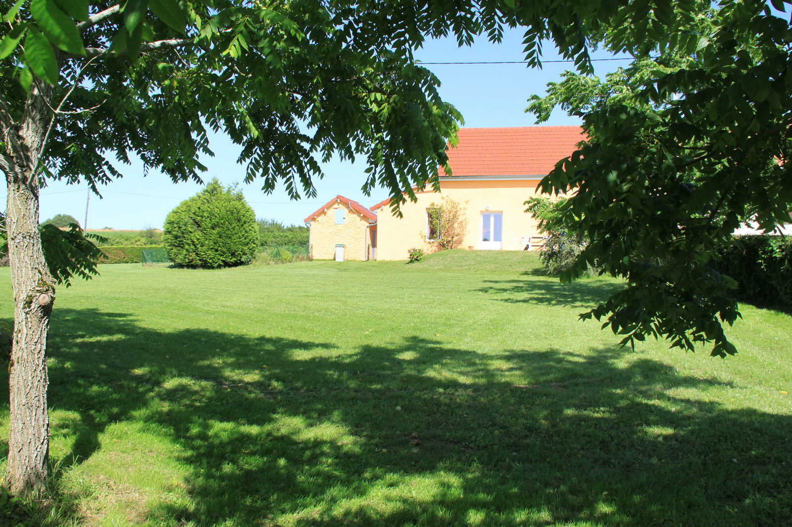 Unabhängiges Studio Saint-Éloy-les-Mines 65175
