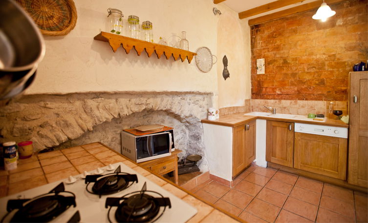 Entire Home Saillans 170452