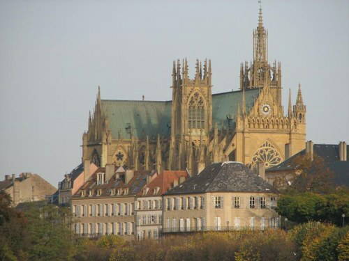 Entire Home Metz 70215-1