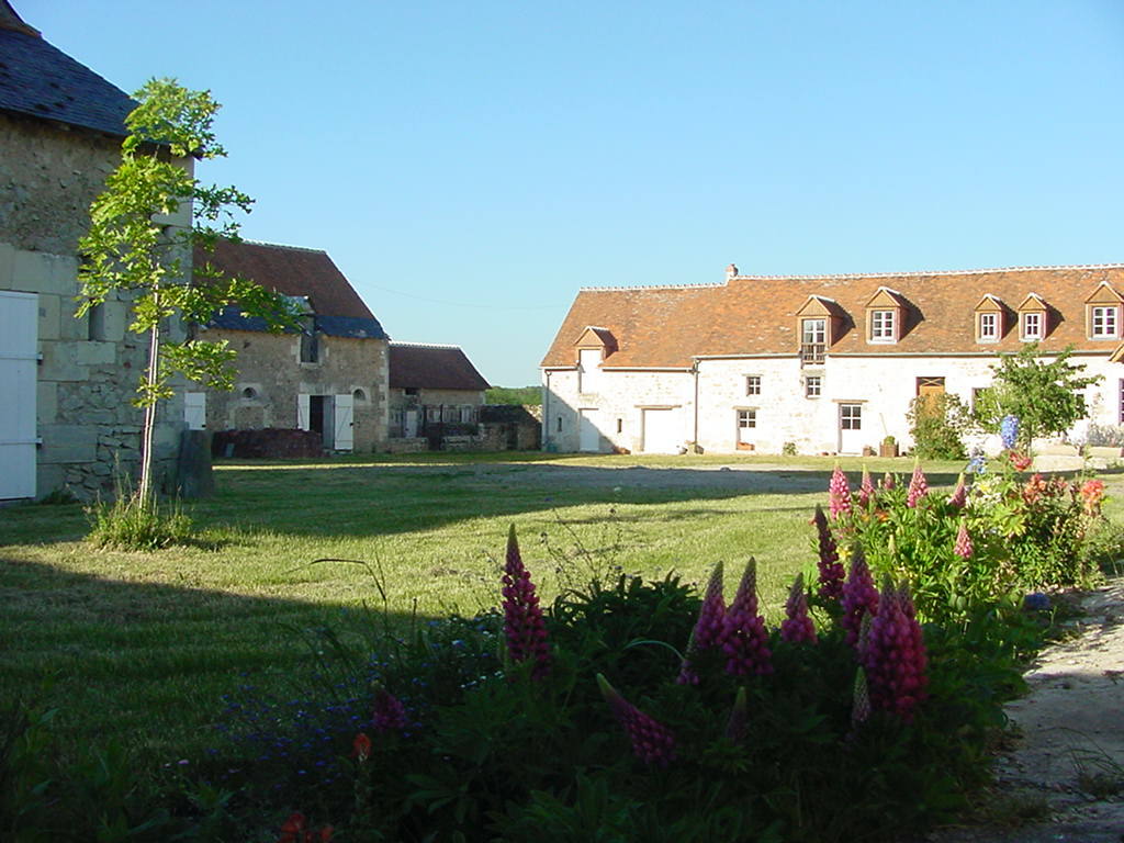 Independent Studio Saint-Épain 68435