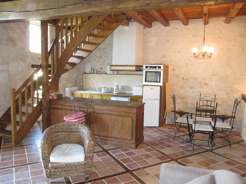 Entire Home Saint-Épain 68435-4