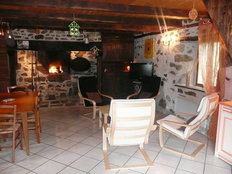 Logement Entier Lanobre 97515-2