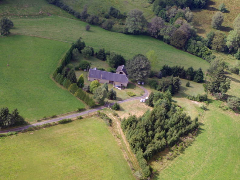 Ganzes Haus Bugeat 63946-1