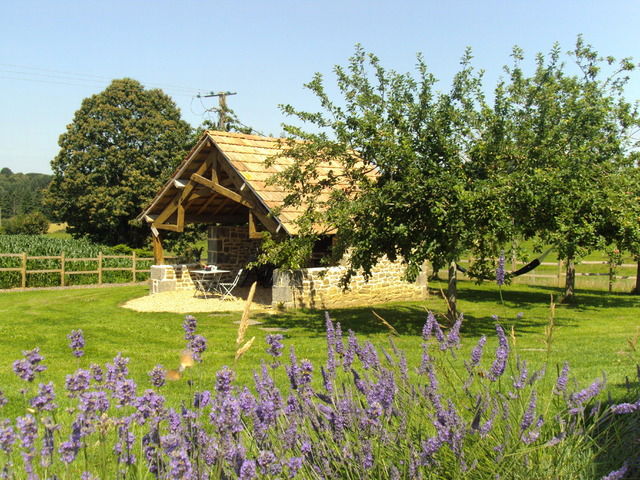 Unabhängiges Studio Isigny-le-Buat 37745