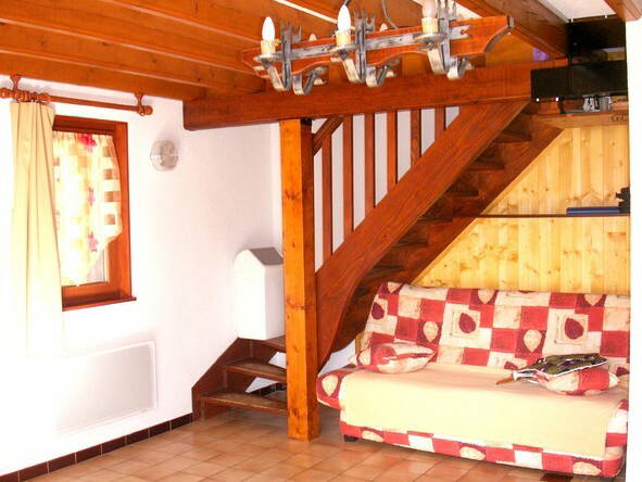 Entire Home Vagney 48470-3