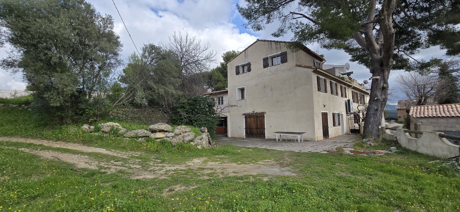 Entire Home Aubagne 83748
