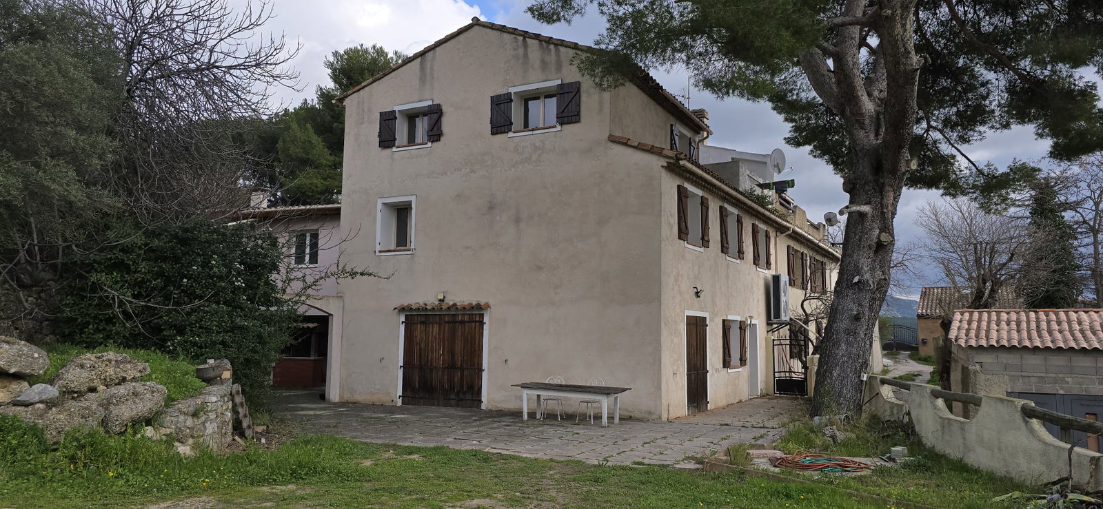 Entire Home Aubagne 83748