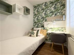 Cozy And Nice Room In Barcelona (RH27-R3)