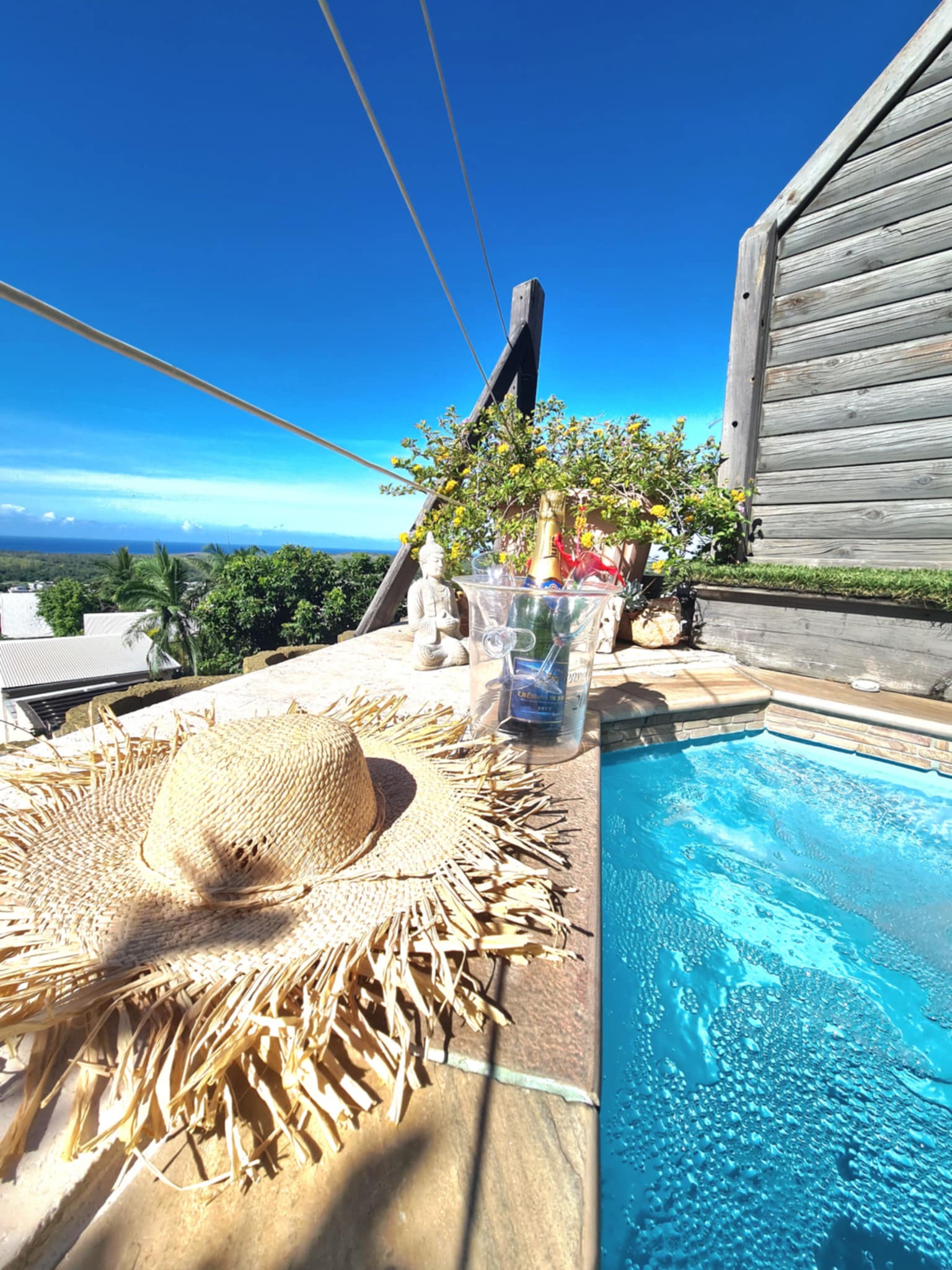 Entire Home Saint Pierre 58436