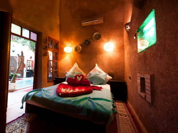 Roomlala | Cozy Riad, Pool, Spa, Up To 27 Guests