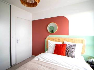 Roomlala | Cozy Room Of 10 M² Near Lyon - LYO52