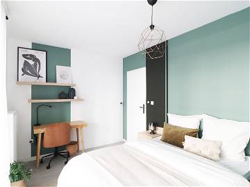 Roomlala | Cozy Room Of 12 M², With Private Balcony - ST76