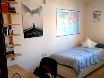 Roomlala | Cozy Room Two Min From The Train And 15 Min From The UIC, U