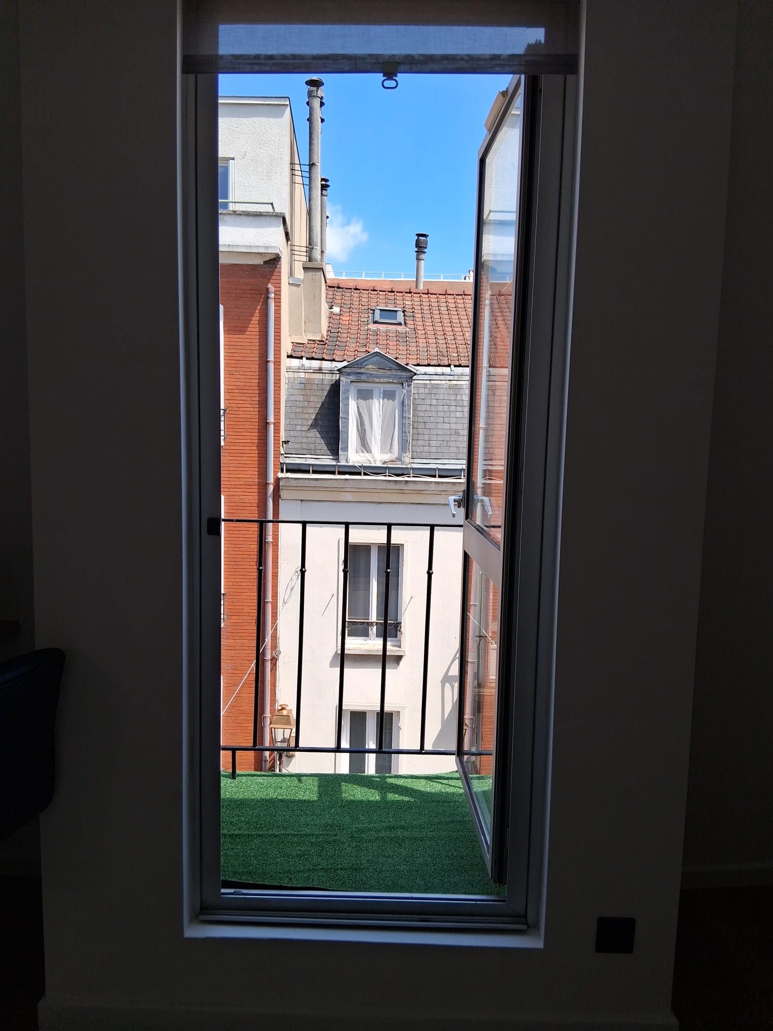 Entire Home Enghien-les-Bains 529720