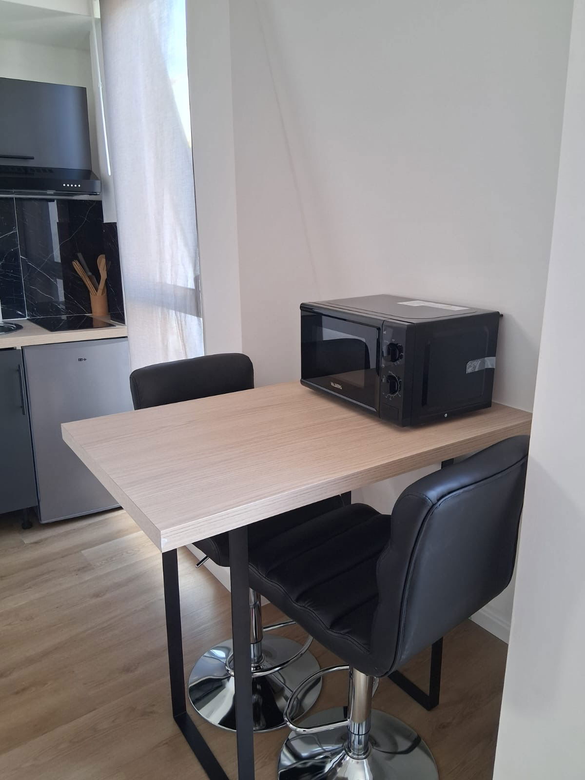 Entire Home Enghien-les-Bains 529720