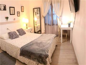 Roomlala | Dauble Room En Palma (centro)only For Girls