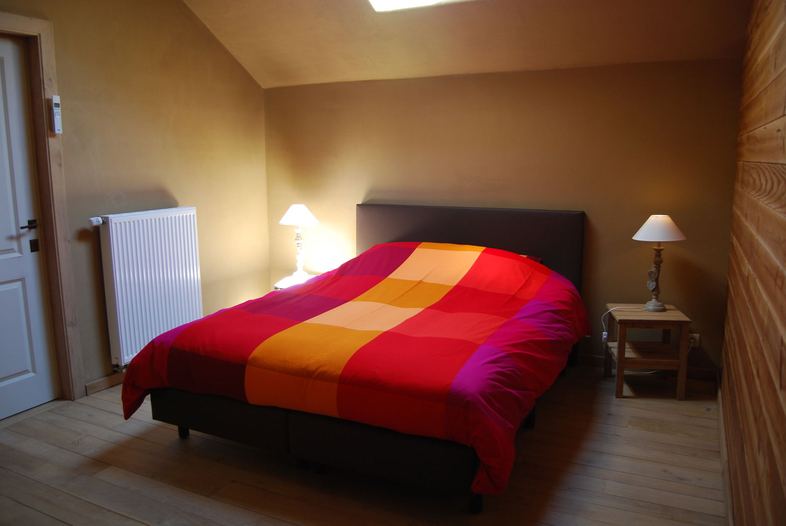 Studio Indépendant Daverdisse 25401