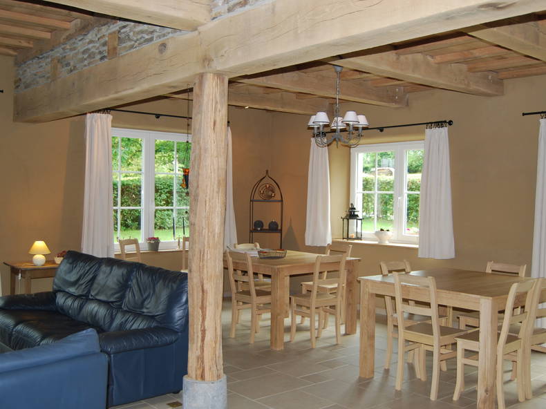 Entire Home Daverdisse 25401-2