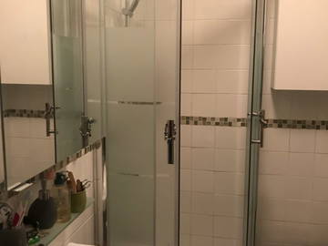 Chambre chez l'habitant à louer à Le Bourget - photo 3 : salle de bain-3