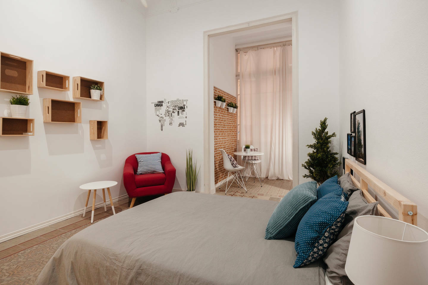Homestay Barcelona 200129