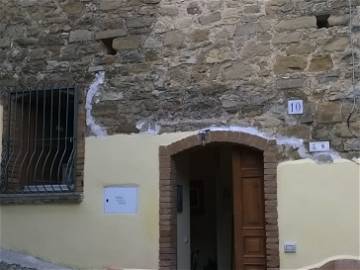 Roomlala | Detached House In The Historic Center