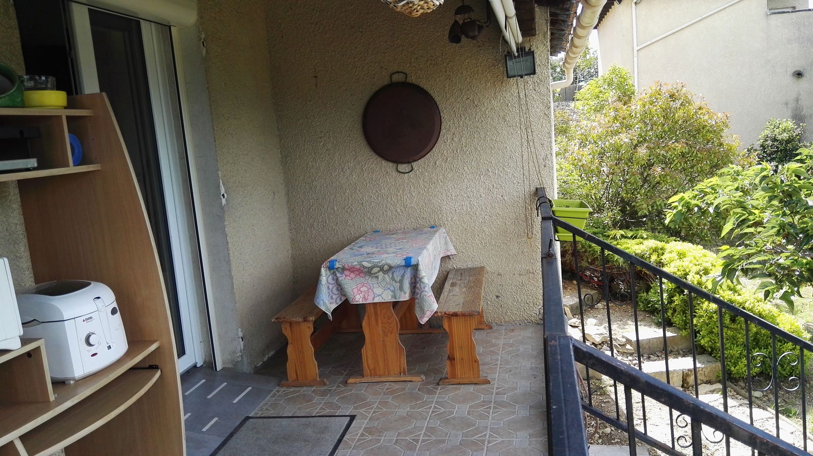 Entire Home Aramon 167998