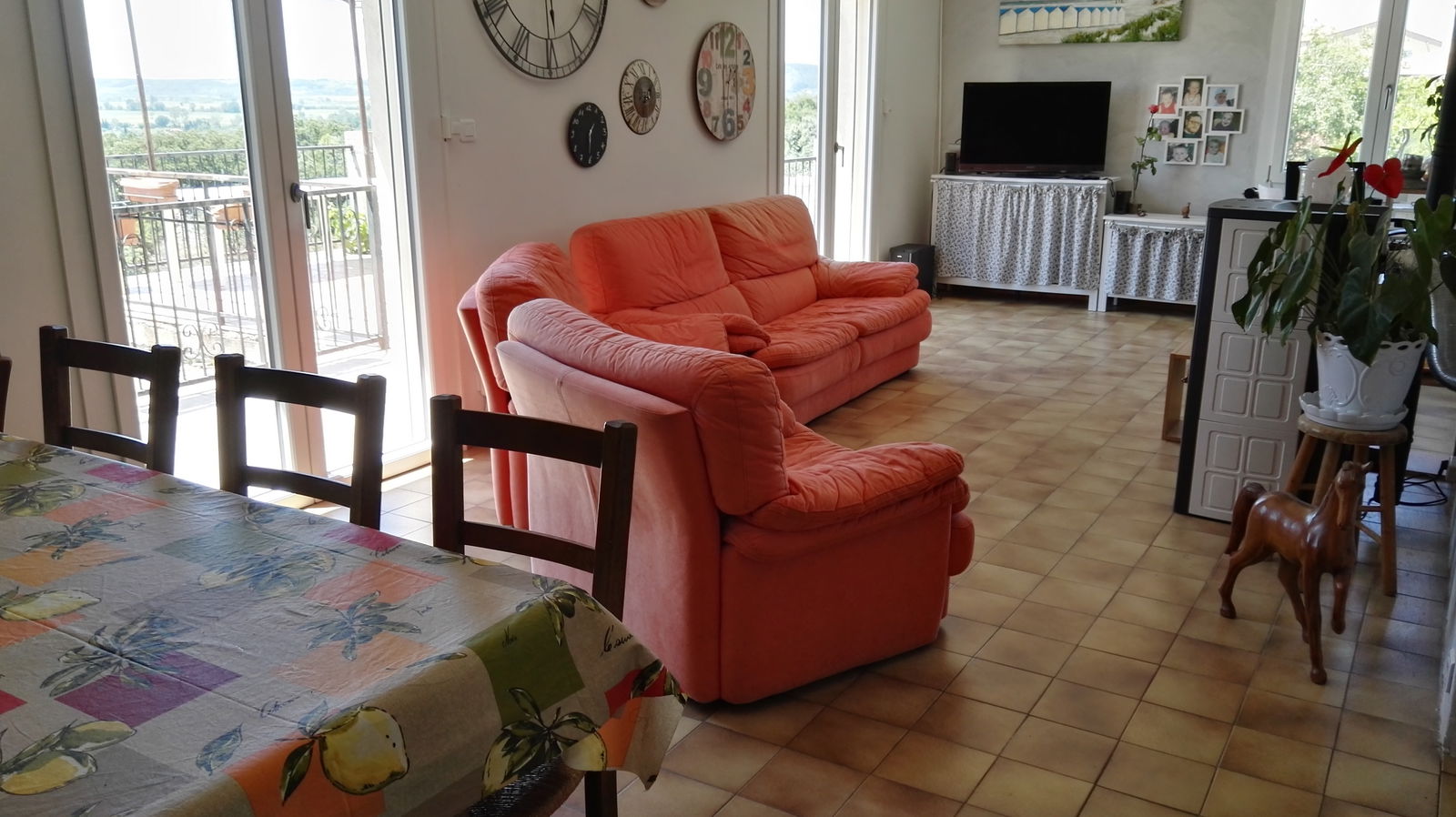 Entire Home Aramon 167998