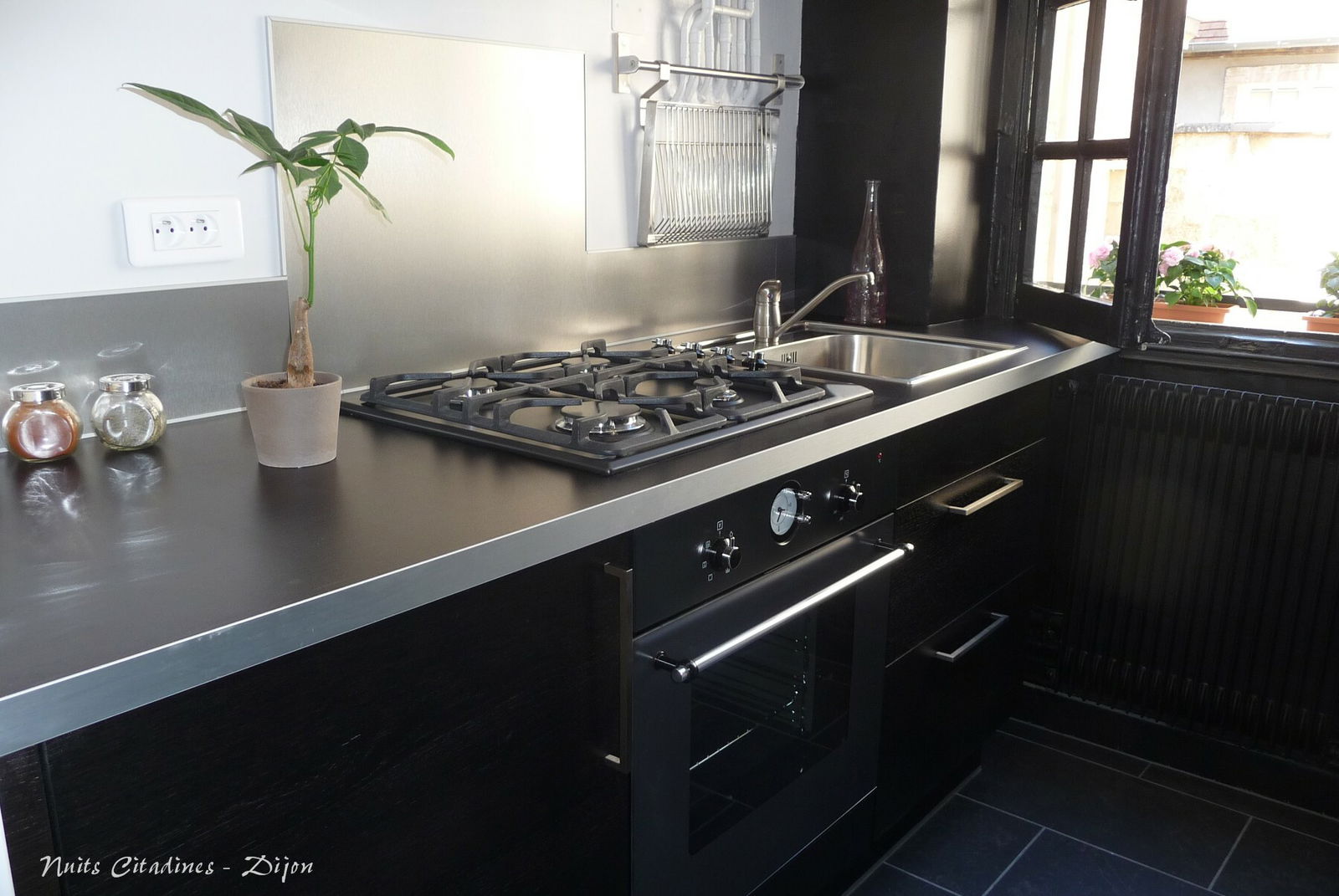 Oberoende Studio Dijon 6327