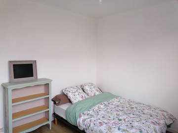 Roomlala | Do pokój do wynajęcia w dużym mieszkaniu