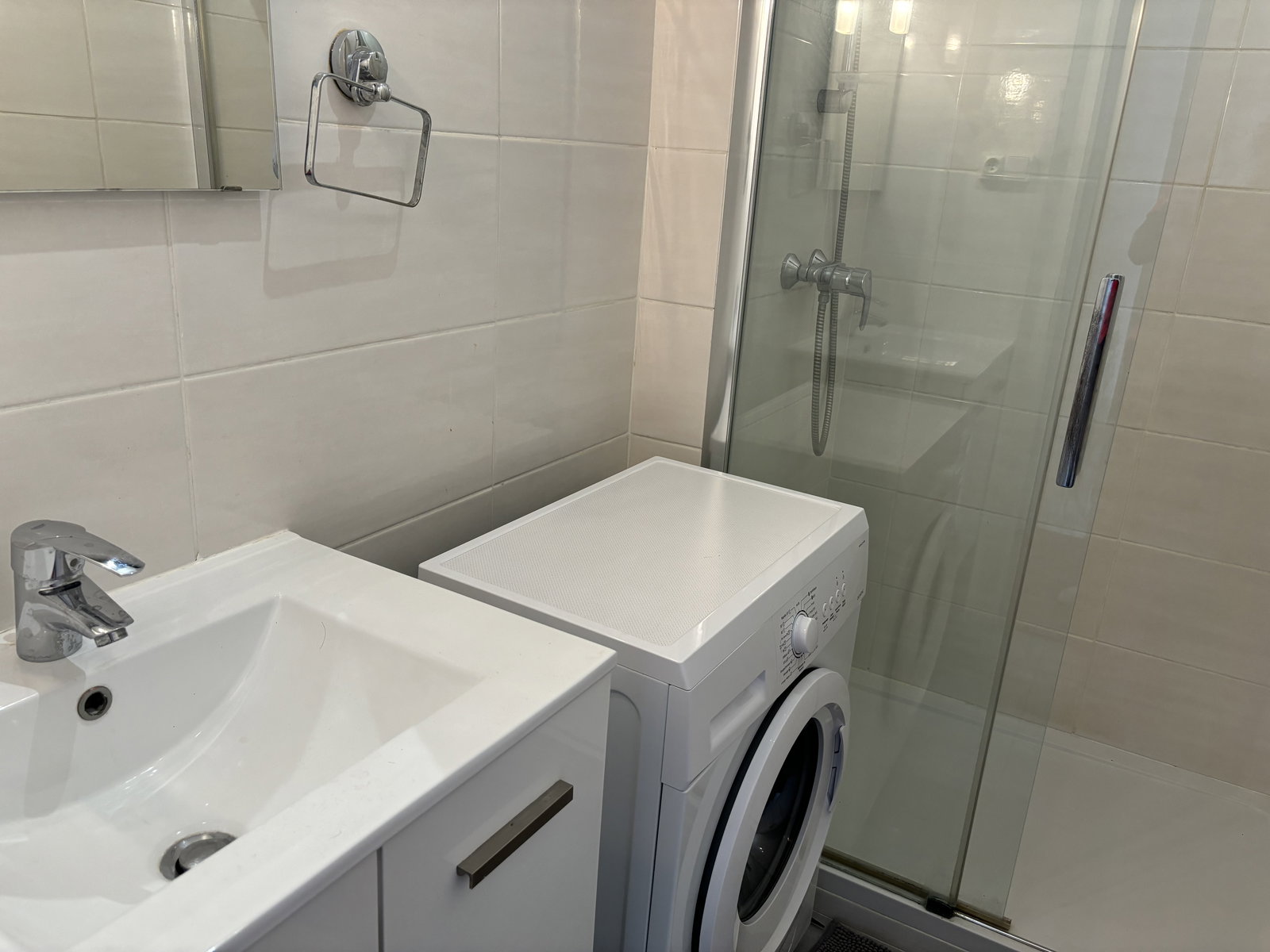 Kolokacja Ambilly 597414