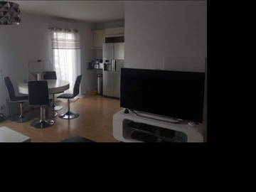 Roomlala | Do wynajęcia pokój + łazienka
