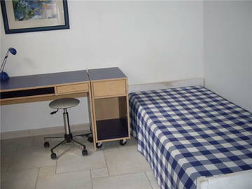 Roomlala | Do wynajęcia umeblowany pokój dla studenta