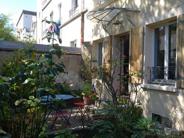 Roomlala | Dois Quartos em uma Casa em Les Lilas