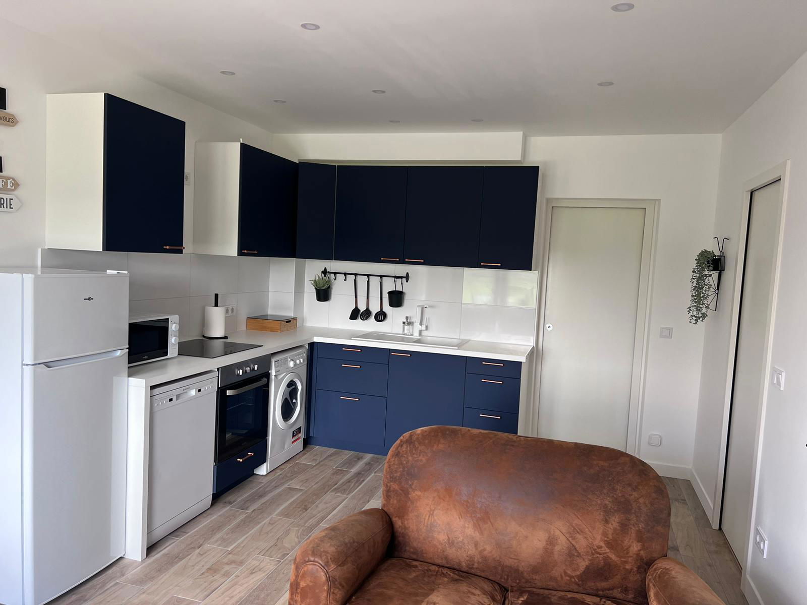 Entire Home Blasimon 266460