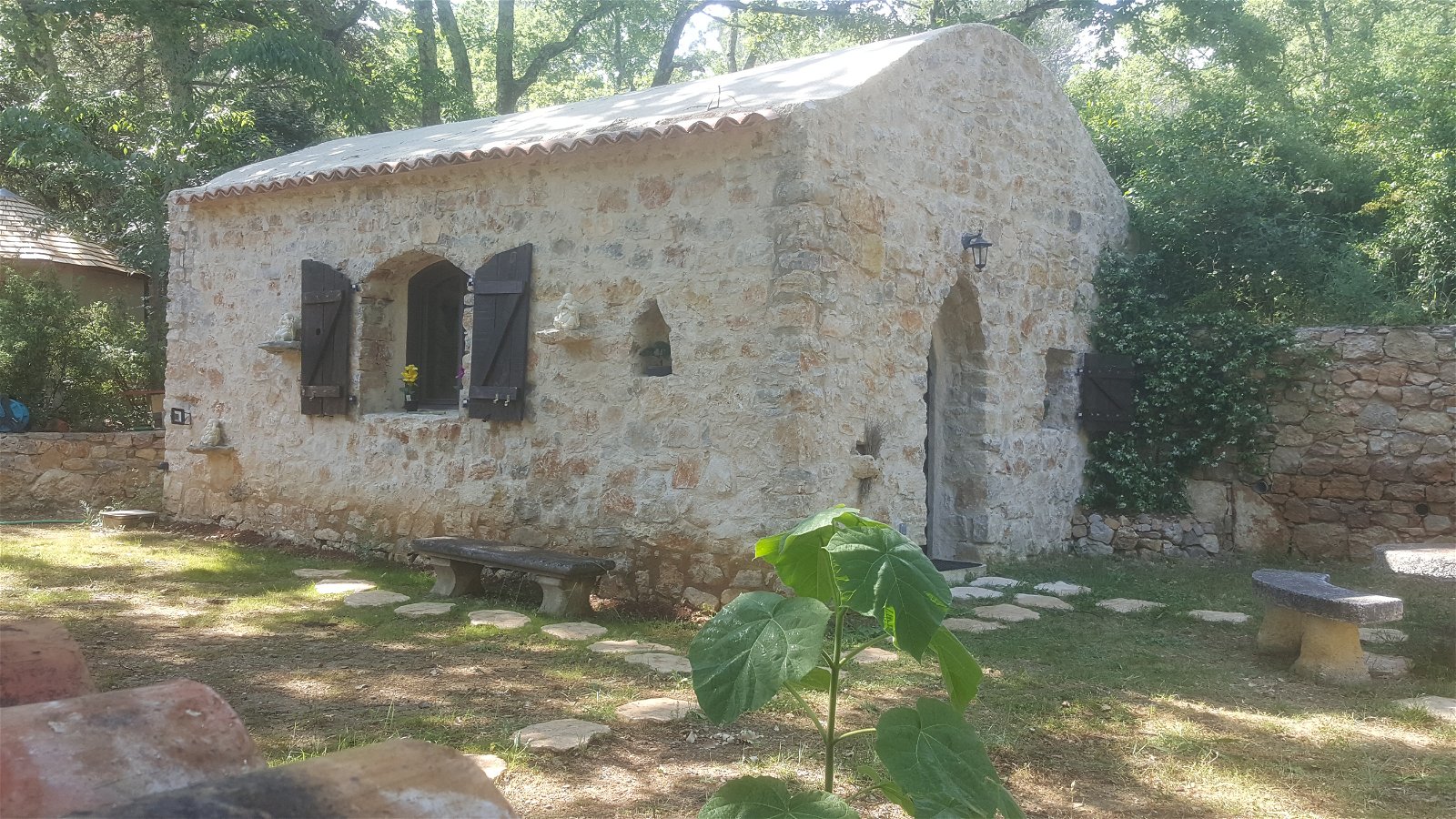 Onofhängeg Studio Fayence 190668