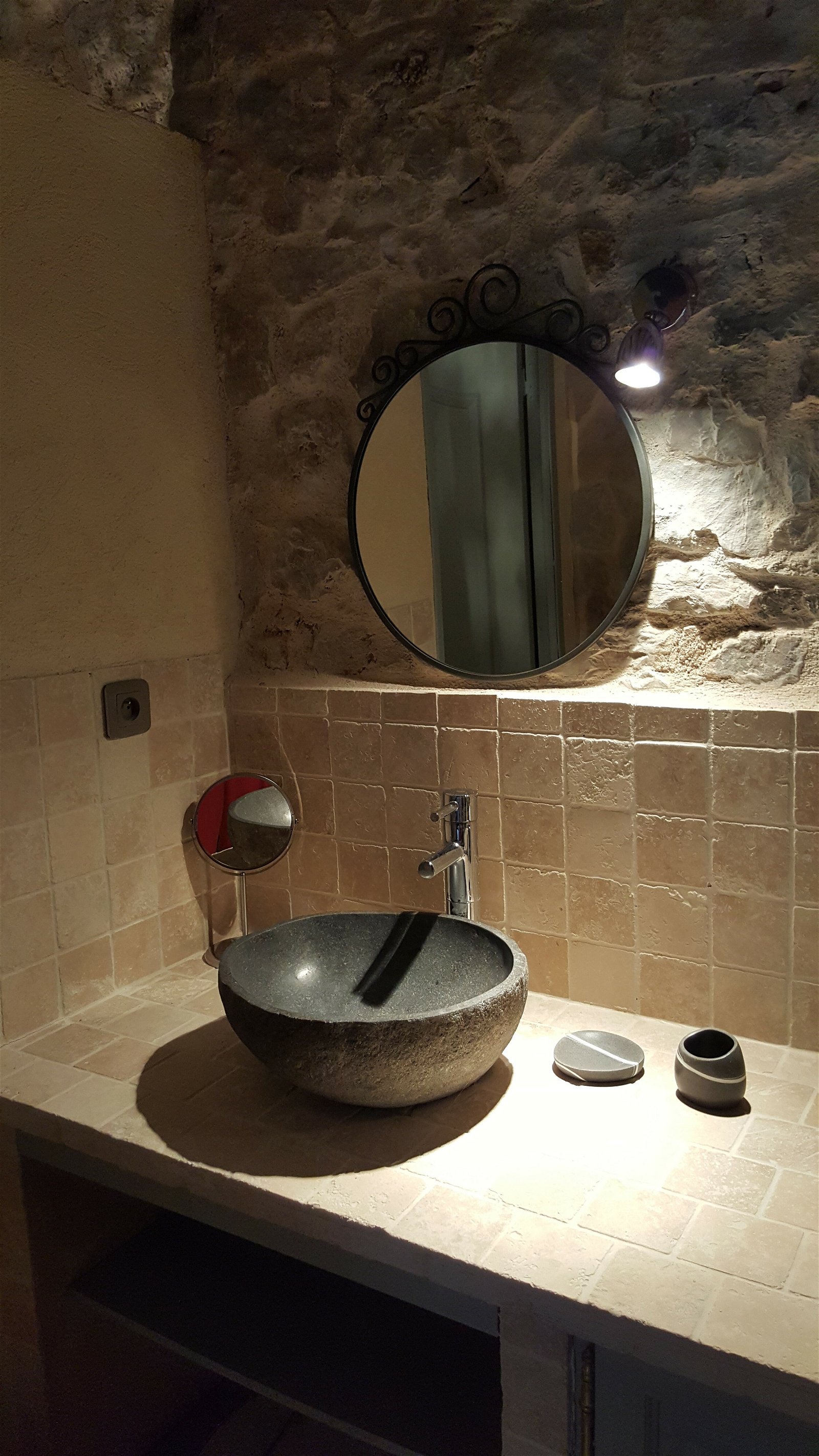 Onofhängeg Studio Fayence 190668
