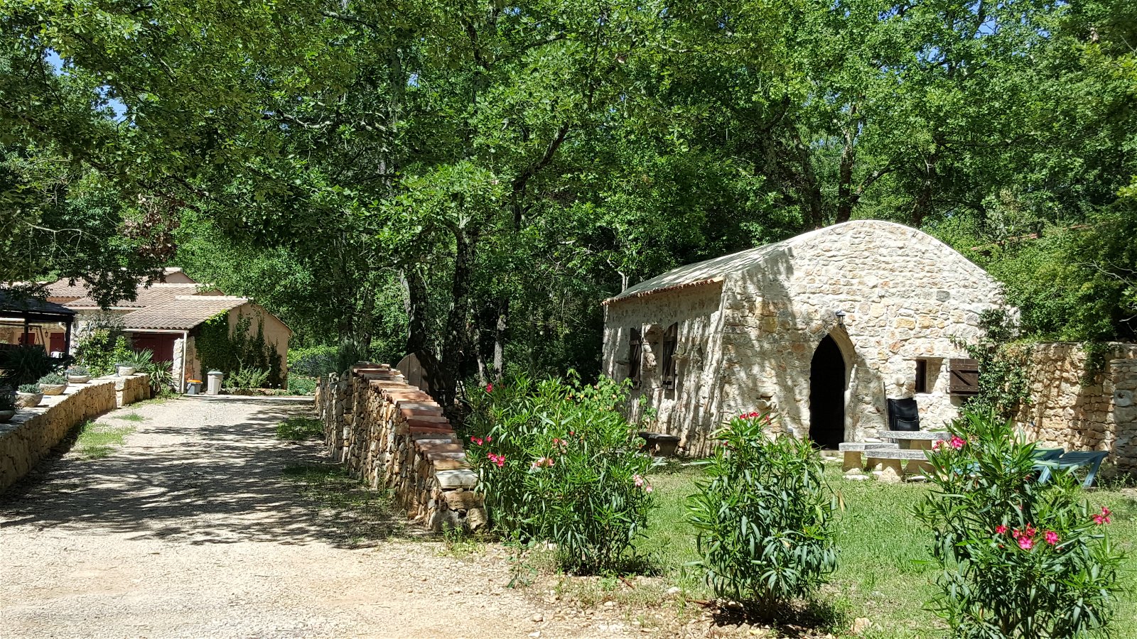 Onofhängeg Studio Fayence 190668