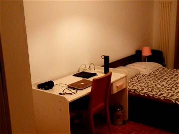 Roomlala | Doppelzimmer in Champel