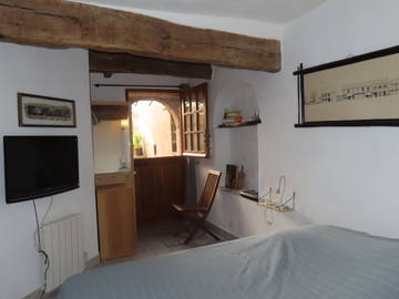 Guest room for rent in Saint-Jeannet - photo 4-4