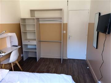 Roomlala | Dormitorio 4 Con Ducha Y TV En Purpan/ Blagnac