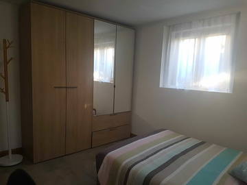 Roomlala | Dormitorio Con Baño Privado Separado En Villa En Bussi