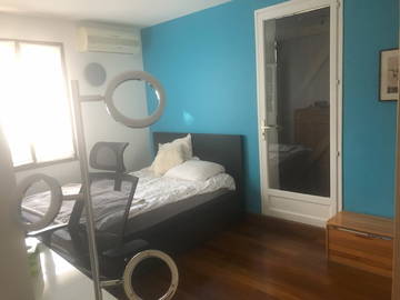 Roomlala | Dormitorio en casa/res.  tranquilo, seguro, estacionamiento,