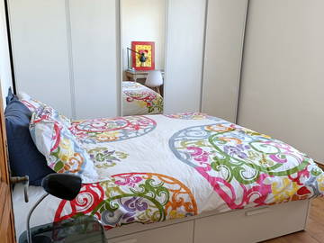 Roomlala | Dormitorio en casa unifamiliar