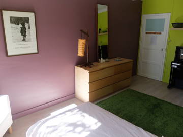 Roomlala | Dormitorio Grande En El Jardín