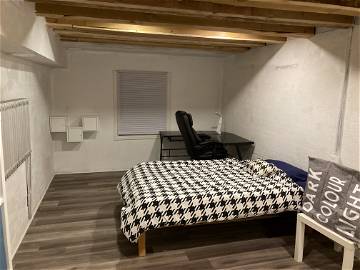 Roomlala | Dormitorio grande en el sótano - Alojamiento compartido para estudiantes -