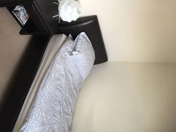 Roomlala | Dostępny pokój jednoosobowy w kolorze Grays