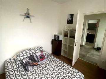 Roomlala | Double room close to all amenities