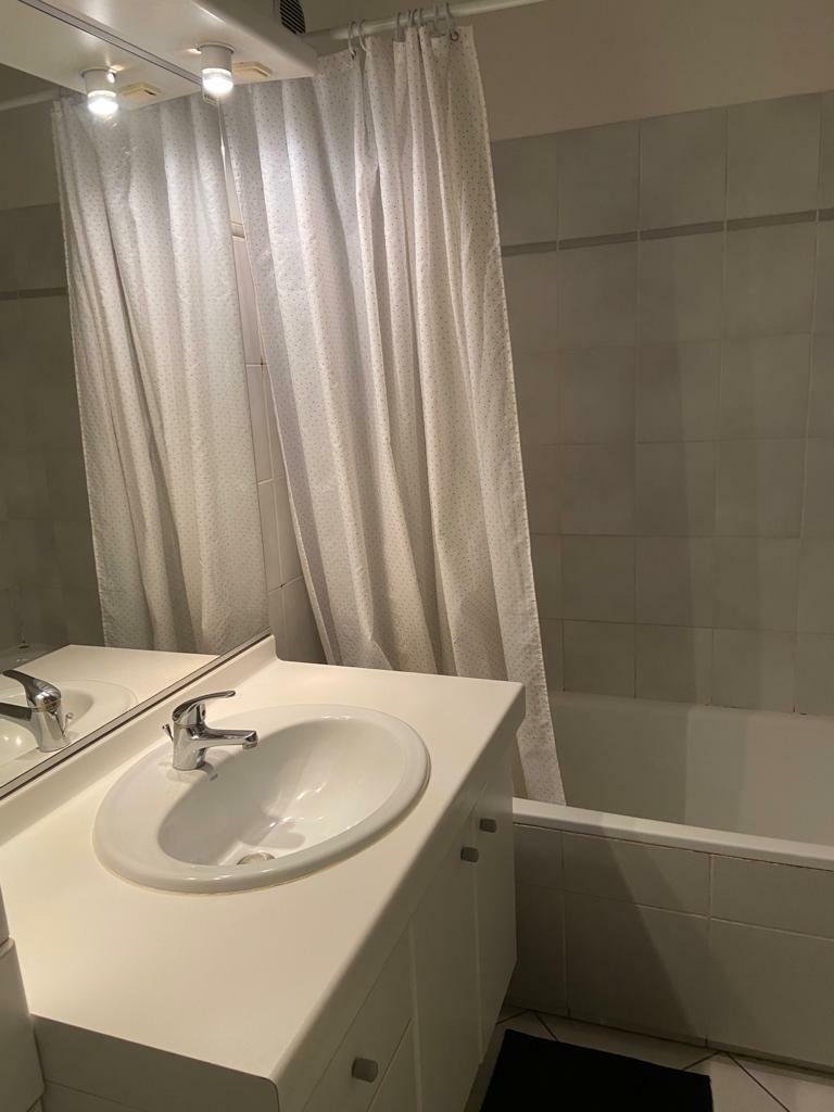 Colocação Ferney-Voltaire 245964