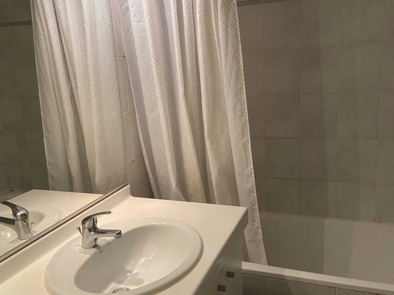 Kolokacja Ferney-Voltaire 245964-4